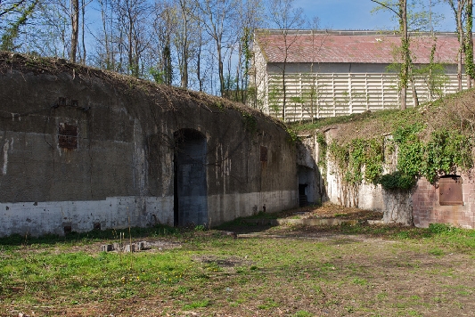 Massif bétonné Fort Mortier